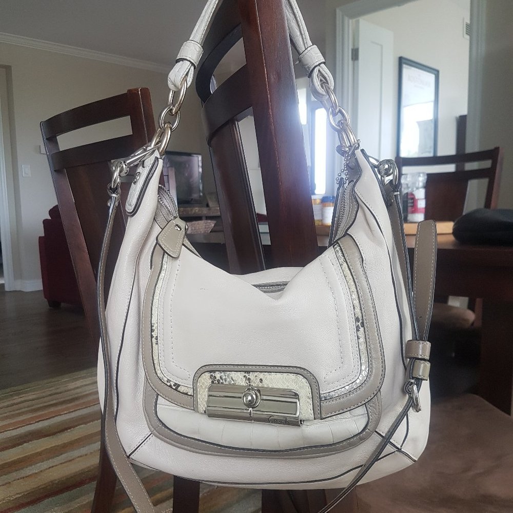 Beautiful Coach Kristin Spectator Hobo Crossbody - Ivory Leather Snakeskin Croc
